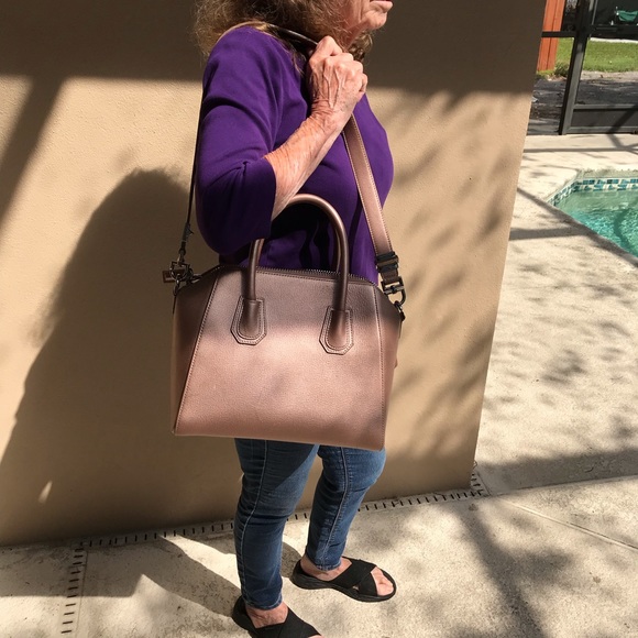 Givenchy -Paris - Small Leather Limited Edition Satchel- Calf Leather - Picture 11 of 11